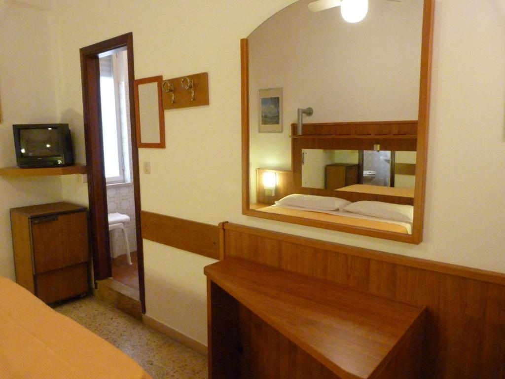 Hotel Bologna San Benedetto del Tronto Room photo